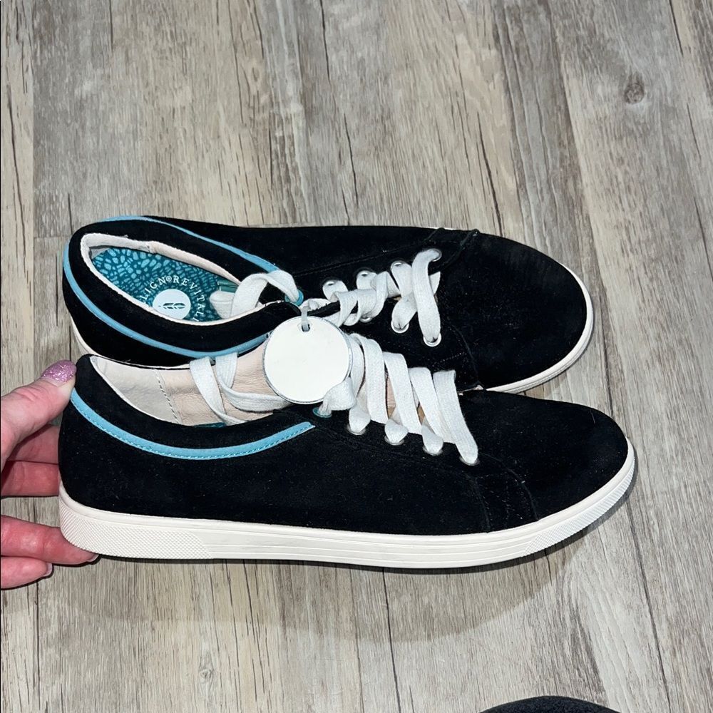 Classic Black Suede Low-Top Sneakers with White Laces
